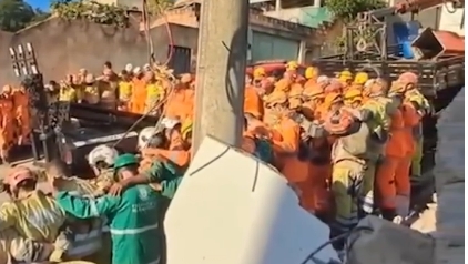 Bombeiros fazem oração após 30 horas de resgate em desabamento de lar de idosos; Veja vídeo