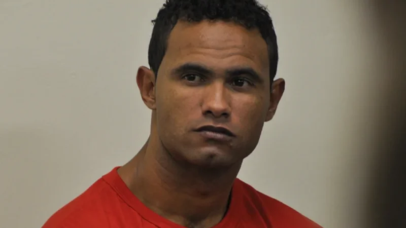 Justiça declara goleiro Bruno foragido após ele ignorar ordem de prisão e não se apresentar