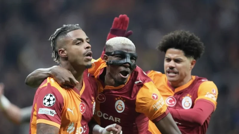VÍDEO: Homenagem emocionante a Osimhen marca vitória do Galatasaray sobre o Liverpool na Champions