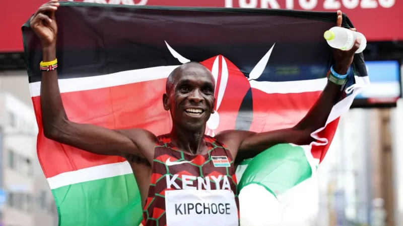 VÍDEO: Lenda da maratona, Eliud Kipchoge confirma corrida no Brasil em julho