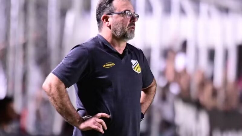 Chuva, gramado pesado e goleada: técnico do Novorizontino explica vitória sobre o Mixto no Dutrinha; veja vídeo