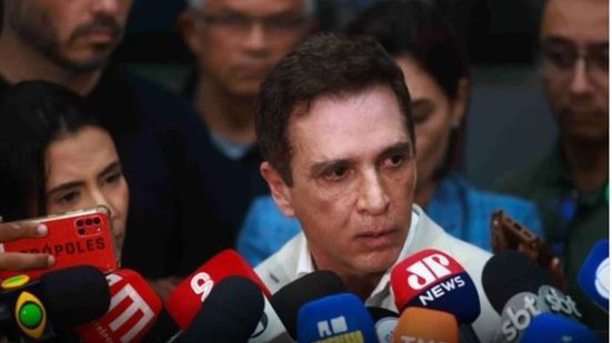 Médicos revelam quadro grave de Bolsonaro após internação com broncopneumonia e saturação baixa; veja vídeo