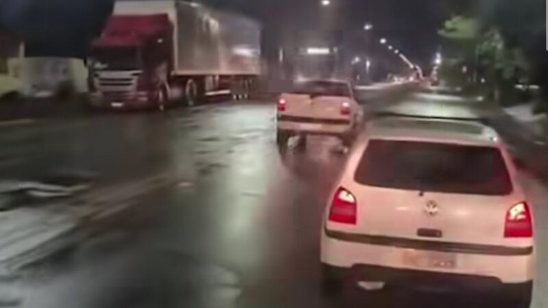 Polícia Civil investiga motorista que atrapalhou salvamento de idosa; Veja vídeo