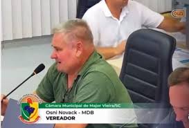 Vereador diz que “tinha de matar” cães de rua em declaração gera forte descontentamento na população; veja vídeo