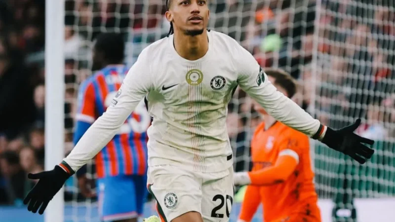 VÍDEO: Chelsea ironiza falha de Ancelotti e expõe “esquecimento” de João Pedro na convocação