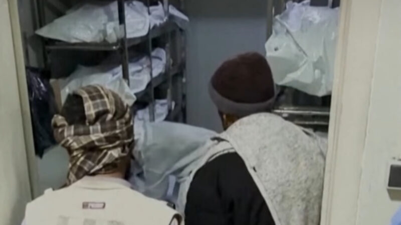 Ataques aéreos deixam mais de 400 mortos e hospital fica lotado de corpos; Veja vídeo