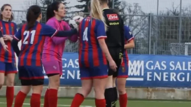 VÍDEO: Jogadora erra pênalti de propósito e viraliza na Itália