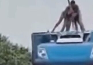 Mulher em surto sobe em caminhão em Campo Novo do Parecis; veja vídeo