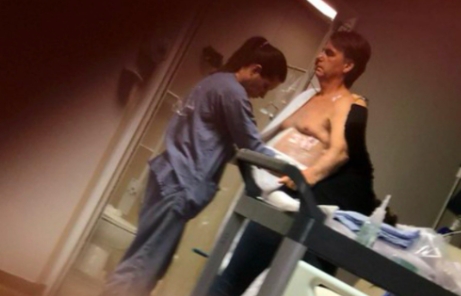 Jair Bolsonaro segue internado na UTI no dia em que completa 71 anos; Veja vídeo