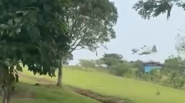 Aeronave com 125 pessoas cai na colômbia e deixa mortos e feridos; Veja vídeo