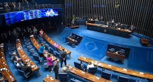Senado barra corte de 50% nos salários de políticos e decisão eleva tensão após pressão popular