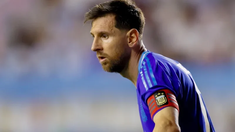 Scaloni evita cravar Messi na Copa e deixa decisão nas mãos do craque