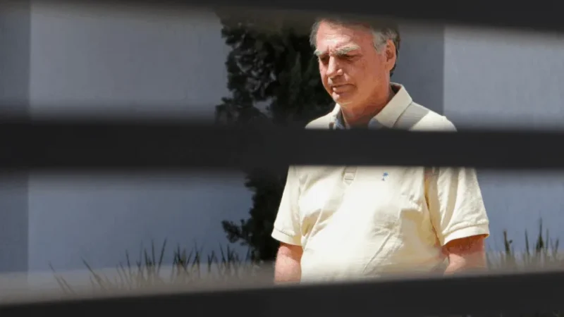 Bolsonaro deixa hospital e inicia prisão domiciliar em casa após decisão do STF; veja vídeo
