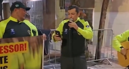 Protesto vira pagode e agentes de trânsito cantam reivindicações; Veja vídeo