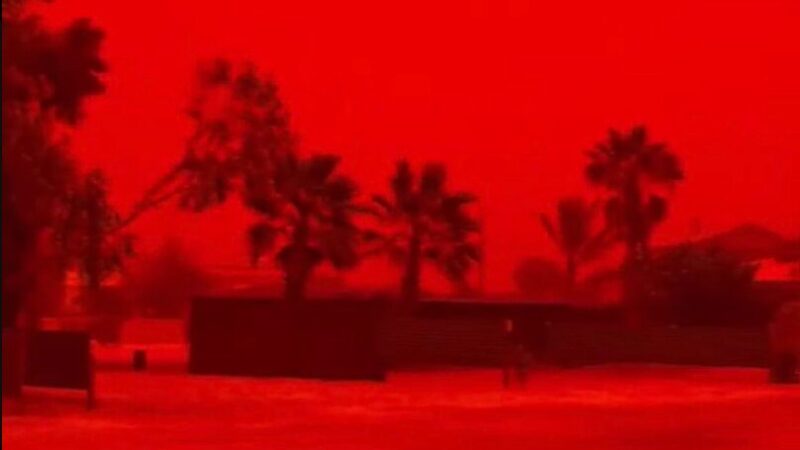 Céu fica vermelho cor de sangue e fenômeno raro impressiona o mundo; veja vídeo