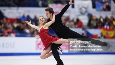 Patinadora rasga a perna durante apresentação e impressiona ao terminar rotina; veja vídeo