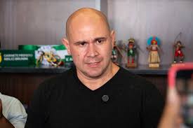 Prefeito nas ruas chama atenção e reforça presença constante em Cuiabá; veja vídeo