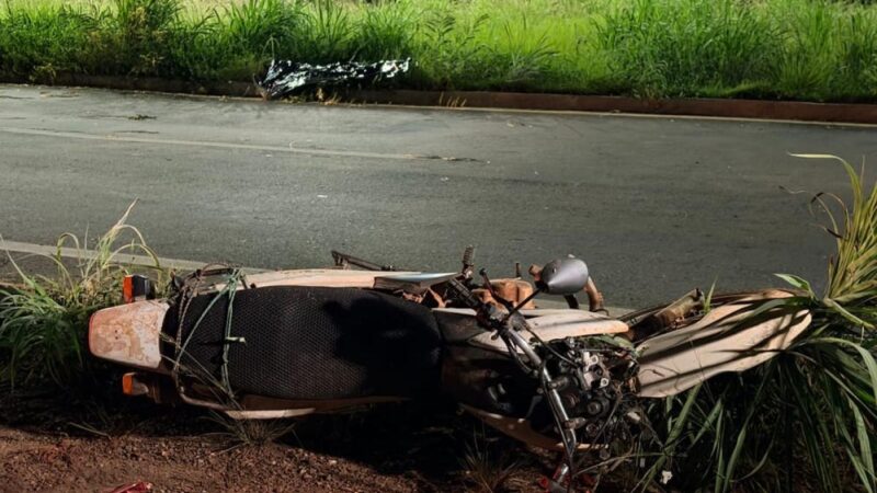 Motociclista morre após perder controle da moto e ser arremessado em Cuiabá; veja vídeo