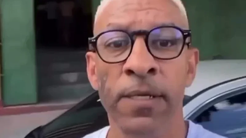 VÍDEO: Criminosos assaltam Djalminha durante jogo do filho no Rio