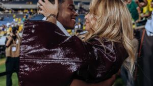 VÍDEO: Endrick se emociona com esposa após vitória do Brasil sobre a Croácia