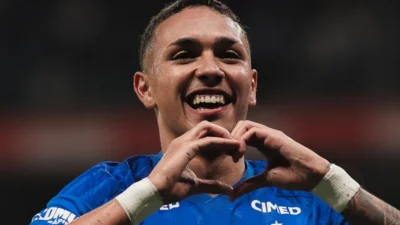 Cruzeiro vence Vitória com três gols em sequência e conquista primeira vitória no Brasileirão; veja os gols