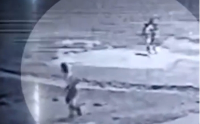 Homem reconhece testemunha na rua, persegue e mata a facadas; Veja vídeo