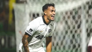 Atlético-MG marca três no 1º tempo e goleia a Chapecoense fora de casa; veja os gols