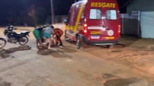 Acidente em Pontes e Lacerda: Buracos na via causam queda e geram revolta de moradores; Veja vídeo