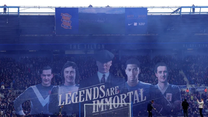 VÍDEO: Birmingham cria mosaico com Thomas Shelby e Bellingham, mas perde em campo