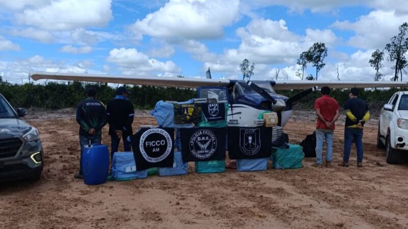 Avião com 450 kg de cocaína é interceptado em operação no interior de Mato Grosso; veja vídeo