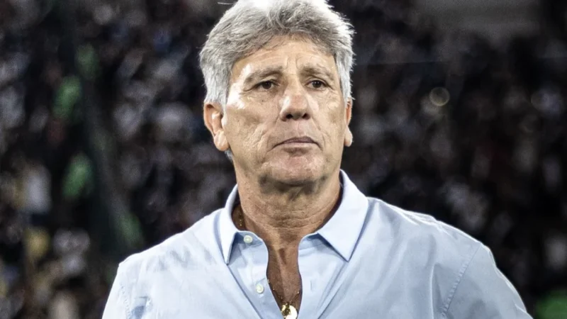 Renato assiste ao Vasco de casa, é flagrado pela filha e vídeo viraliza; veja