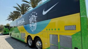VÍDEO: Ônibus da Seleção Feminina é visto com escolta policial em avenida de Cuiabá