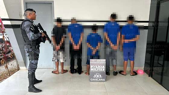 Alunos são detidos pela Cavalaria após denúncia de tráfico de drogas em Nova Mutum; veja vídeo