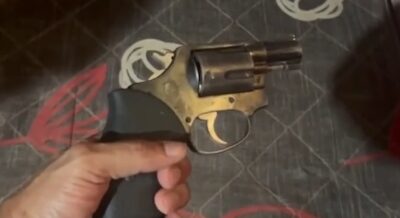 Briga por esbarrão termina em tiros, prisão e dupla tentativa de homicídio; Veja vídeo