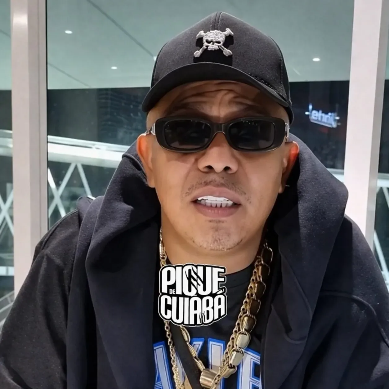 MC Mestrão reaparece após prisão e afirma que está de volta ao público