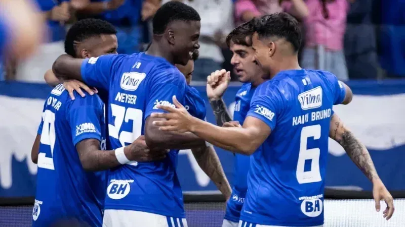 Cruzeiro vira sobre o Bragantino por 2 a 1 no Mineirão; veja os gols
