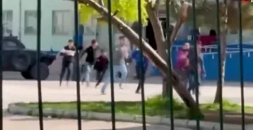 Ataque a tiros em escola deixa feridos e termina com atirador morto; Veja vídeo