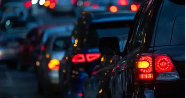 Briga no trânsito termina com prisão após queda de mulher na via em Cuiabá; veja vídeo