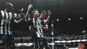 Atlético-MG marca no fim, vence o Juventud e conquista primeira vitória na Sul-Americana; veja os gols