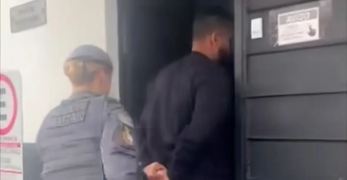 Discussão entre vizinhos termina com tiro contra carro e prisão; Veja vídeo