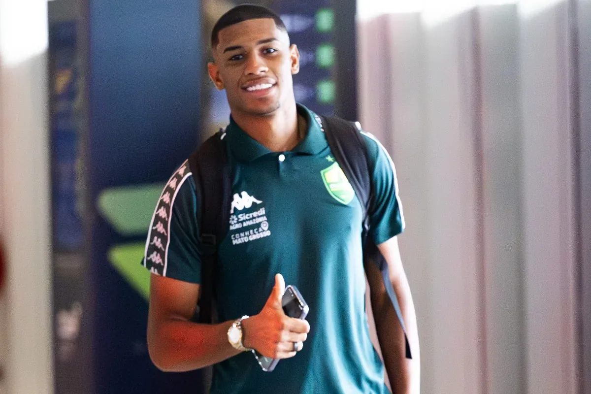 Cuiabá segue para Goiânia e prepara último treino antes de enfrentar o Goiás