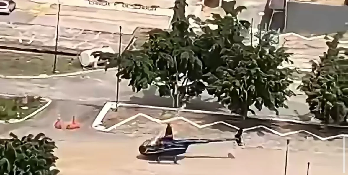 Piloto realiza pouso de emergência após falha e helicóptero cai; Veja vídeo