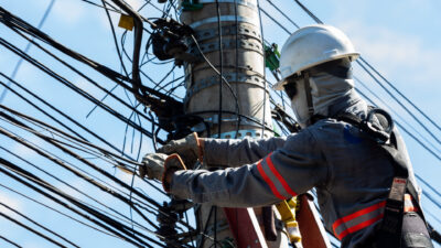 Operação remove cabos irregulares neste domingo em Cuiabá; veja vídeo