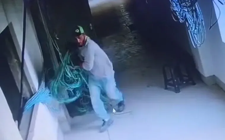 Homem é filmado furtando cabos dentro de hospital em reforma em Barra do Bugres; veja vídeo