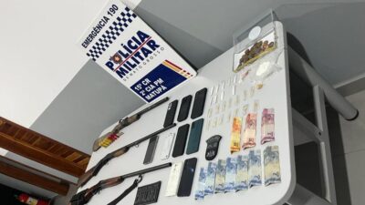 PM estoura esconderijo e prende trio com cocaína e espingardas em Matupá; veja vídeo