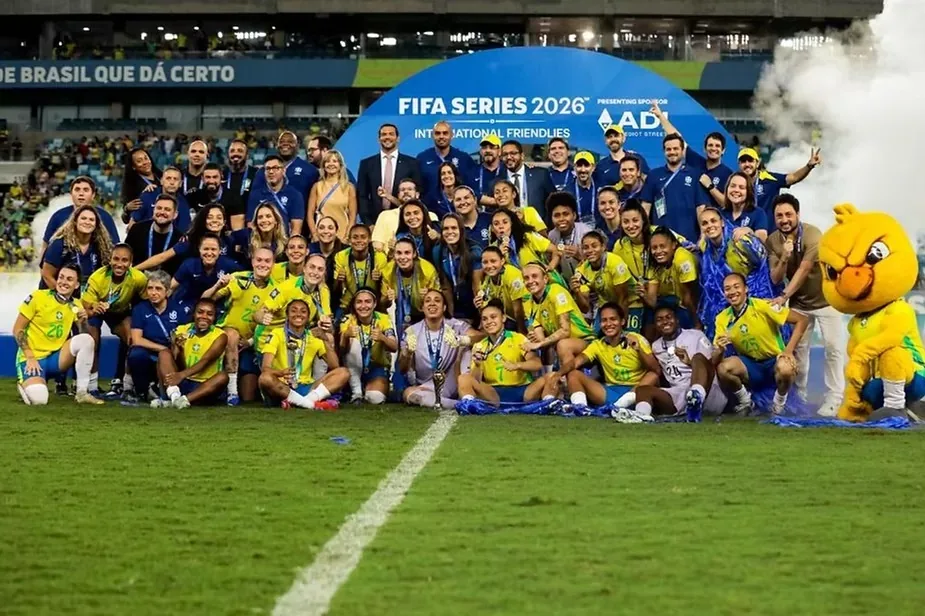 Arena Pantanal lota, Brasil vence Canadá e levanta taça diante da torcida em Cuiabá