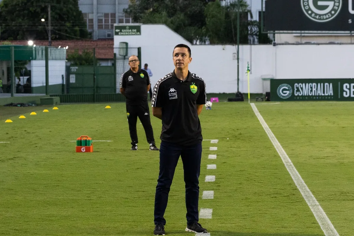 VÍDEO: Eduardo Barros celebra triunfo do Cuiabá, elogia elenco e cobra sequência na Série B