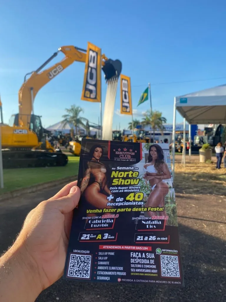 Boate adulta distribui propaganda durante feira do agro em Sinop