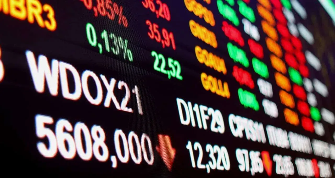 EXPLOSÃO NO MERCADO: Ambev dispara mais de 15% e puxa altas do Ibovespa ao meio-dia