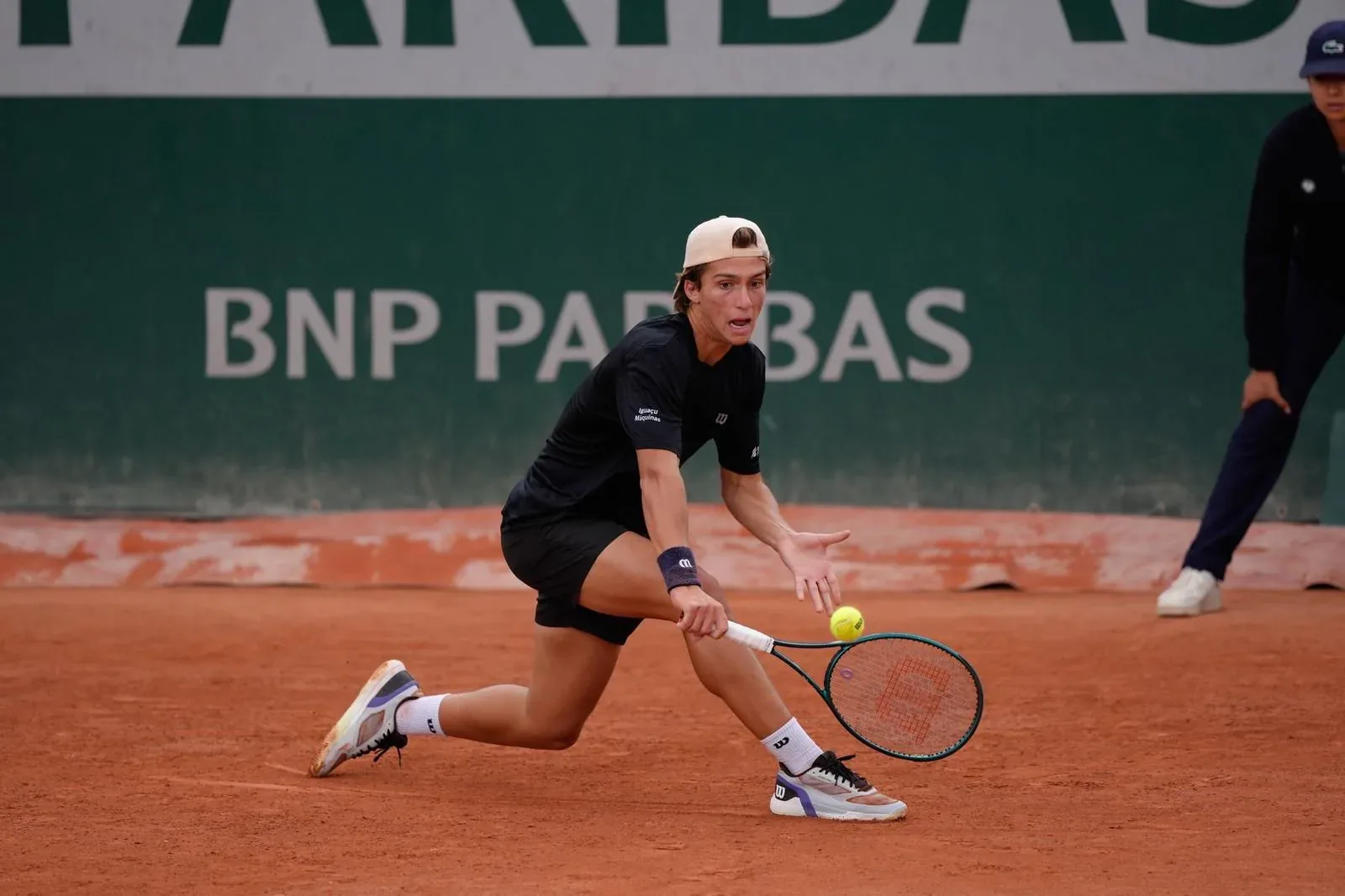 Leonardo Storck supera número 8 do mundo e segue entre os melhores de Roland Garros